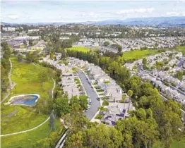  ?? CHARLIE NEUMAN ?? Developer New Urban West aims to build 1,200 townhomes and apartments on what was previously the Carmel Mountain Ranch Country Club’s golf course.