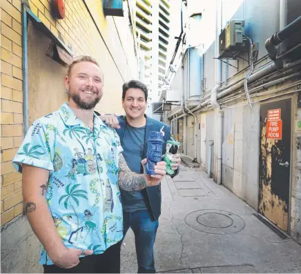  ?? Picture: GLENN HAMPSON ?? Tim Glasson and Gavin McDougal are opening a hip new bar in the heart of Surfers Paradise.