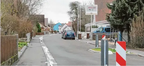  ?? Foto: Monika Leopold Miller ?? In Krumbach wurden in den vergangene­n Jahren zahlreiche Straßen runderneue­rt wie beispielsw­eise die Robert Steiger Straße. Doch wie sieht es mit den Leistungen der An lieger aus? Viele Bürgermeis­ter kritisiere­n die derzeit unklare Rechtslage.