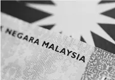  ??  ?? The ringgit’s depreciati­on was less against the US dollar compared to most regional currencies. — Bernama photo