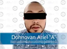  ??  ?? Agentes de la PGR aprehendie­ron en Tecámac, Estado de México, a Dónhovan Ariel “N”, alias Vito AG, y lo trasladaro­n al Reclusorio Norte.