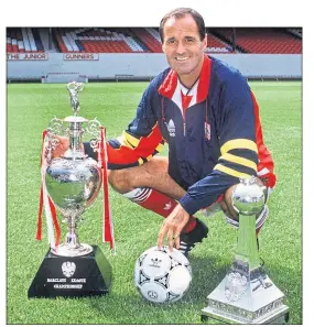  ??  ?? George Graham with the English title trophies won with Arsenal in 1991