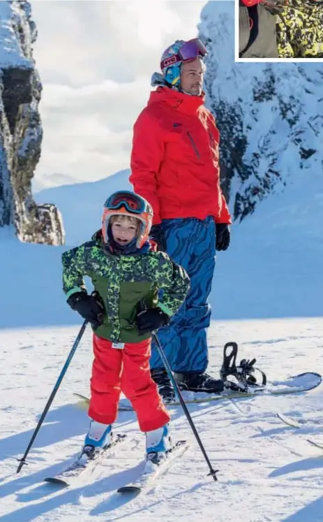  ??  ?? Vacaciones y aire de montaña. Mientras su papá elige hacer snowboard, Suri, el varoncito de cinco años, prefiere el esquí al igual que Valentino, Salvador y Milo, los mayores Camisani.