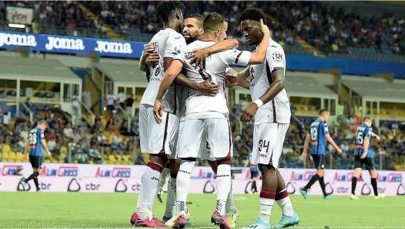  ??  ?? All’andata
I giocatori del Torino esultano dopo la rete del momentaneo 2-2 di Berenguer, durante la gara di andata, a Bergamo, contro l’Atalanta. Il match finì con la vittoria per 3-2 dei granata (gol decisivo di Izzo)