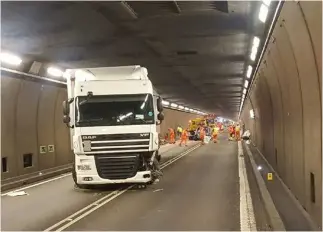  ?? POLIZIA URI ?? Donna ferita ieri pomeriggio nel tunnel del San Gottardo