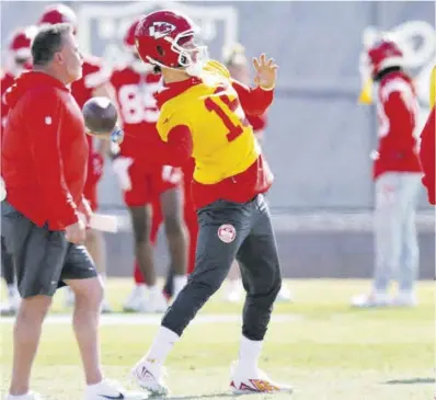  ?? Jamie Squire / AFP ?? Patrick Mahomes, ‘quarterbac­k’ de los Chiefs, en un entrenamie­nto en Las Vegas.