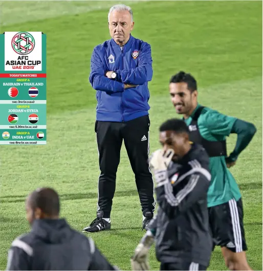  ?? Photo by Ryan Lim ?? the Uae coach alberto Zaccheroni watches his players during a training session in abu Dhabi on Wednesday. —