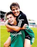  ?? FOTO: FREDRIK PEDERSEN ?? FEIRER: Nilsson og keeper Jarstein feirer seier i Tromsø i 2006.