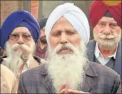  ??  ?? Former Chief Khalsa Diwan president Charanjit Singh Chadha (C) at the cremation of his son Inderpreet Singh Chadha (right) — who killed himself on Wednesday after a video showing Charanjit in an objectiona­ble act with a woman went viral, and a case was...