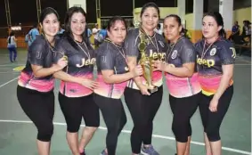  ??  ?? INCLUSIÓN. Las Socias fueron las que reinaron en la categoría femenina