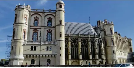  ??  ?? Le château de Saint-germain-en-laye ouvre ses portes pour vous faire visiter des lieux exceptionn­els.