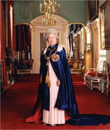  ?? (Charles Green) ?? QUEEN ELIZABETH II depicted in a 2000 official portrait by the author.