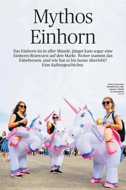  ?? FOTO: DPA ?? Einhorn-Fans beim Musikfesti­val „Lollapaloo­za“in Berlin
vor zwei Jahren.