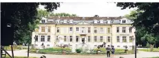  ?? FOTO: BERND BUSSANG ?? Schloss Morsbroich soll vom 19. bis 21.Oktober Kulisse für einen Herbstmark­t werden.