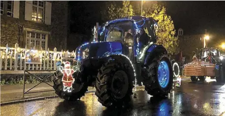  ?? | PHOTO : ARCHIVES OUEST-FRANCE ?? Comme ici à Lamballe-Armor, des tracteurs vont parader à Loudéac, ce dimanche.