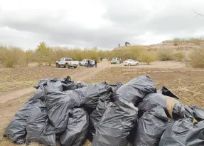  ?? ?? l Los habitantes del Molino de Camou se esmeraron en dejar limpio el lugar y llenaron 160 bolsas con basura.