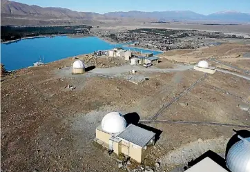  ?? JOHN BISSET ?? Mt John Observator­y at Lake Tekapo now costs $8 per car to drive up to the lookout.