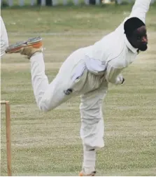  ??  ?? Murton bowler Phumzile Yiba powers in against Littletown