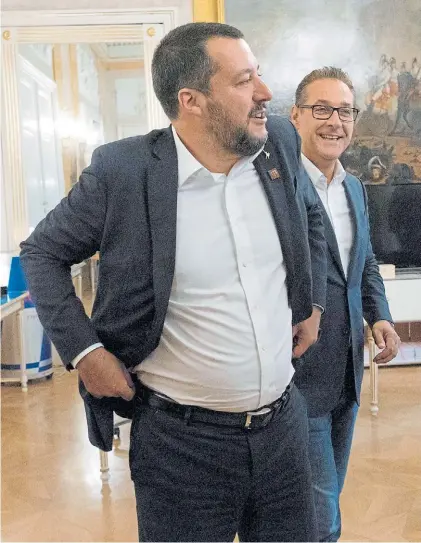  ?? AFP ?? Primero Italia. El líder de la Liga y ministro del Interior. Salvini sigue en campaña contra los inmigantes.