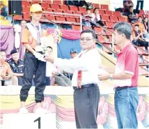  ??  ?? ELDDAYANNI­E dari SK Sebayan muncul atlet terbaik meraih empat pingat emas dan tiga rekod baharu kejohanan.