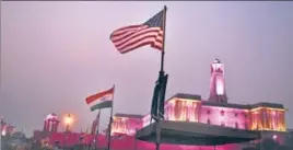  ?? ARVIND YADAV/HT PHOTO ?? ■
Indian and US national flags placed on light posts ahead of US President Donald Trump’s visit, near Rashtrapat­i Bhavan, Rajpath, on Sunday.