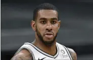  ?? DARREN ABATE - FREELANCER, FR115 AP ?? Then-San Antonio Spurs’ LaMarcus Aldridge runs up the court during the second half of an NBA basketball game against the Memphis Grizzlies in San Antonio, in this Saturday, Jan. 30, 2021, file photo.