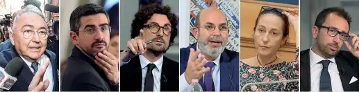  ??  ?? Emilio Carelli
65 anni, giornalist­a, deputato: è in pole position per la Camera Riccardo Fraccaro
37 anni, deputato, fedelissim­o di Di Maio, è la scelta «interna» M5S Danilo Toninelli
43 anni, capogruppo, è nel totonomi per la presidenza del Senato...