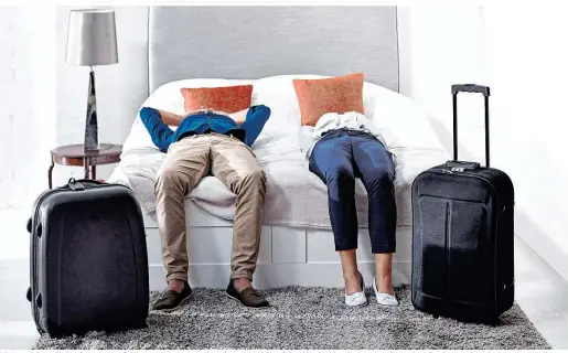  ??  ?? Sich auch im Urlaub wie zu Hause fühlen: Immer mehr Reisende entscheide­n sich, nicht im klassische­n Hotel, sondern in einem Privatzimm­er zu nächtigen
