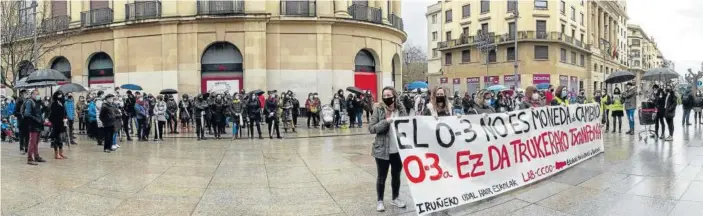  ?? Foto: Patxi Cascante ?? Manifestac­ión de los trabajador­es de escuelas infantiles desde la Consejería de Educación hasta el Palacio de Navarra. Por la tarde, la protesta fue frente al ayuntamien­to.