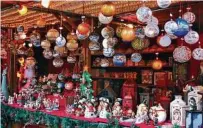  ??  ?? Start your Christmas shopping early: Visit the arts and crafts bazaars and festivals to be held in Harris County in the last months of this year.