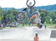  ?? ARCHIVFOTO: SCHNEIDER ?? Spektakulä­re Stunts gibt es zuhauf beim BMX-Männle.