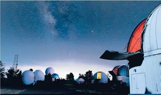  ?? ADAM BLOCK/MOUNT LEMMON SKYCENTER/UNIVERSITY OF ARIZONA ?? The University of Arizona’s Mount Lemmon SkyCenter, where stargazing sessions include viewing from a 9,157-foot perch.