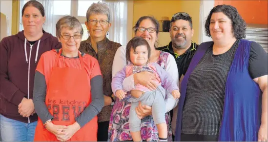  ?? PICTURE / PAUL BROOKS ?? At 48 Alma Rd after a soup session are (from left) Kelly, Clare, Kate, Eisha with Harper Lee, Shane and Kath.