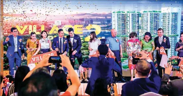  ?? HONG MENEA ?? Hong Kong-based firm Goldfame Group on Wednesday officially announced the constructi­on of Phase II of its Urban Village condominiu­m project.