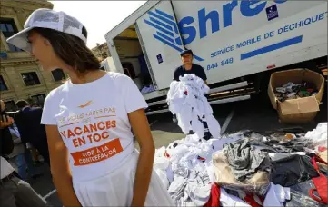  ??  ?? Depuis plusieurs années, à l’initiative de Bernard Brochand, c’est à Cannes qu’est lancée la campagne anti contrefaço­n. (Photo Patrice Lapoirie)