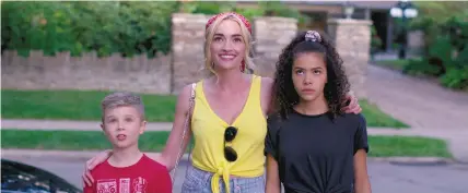  ??  ?? Diesel La Torraca, Brianne Howey and Antonia Gentry in “Ginny & Georgia”