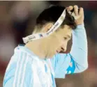  ??  ?? Messi se quitó de inmediato la medalla de segundo lugar.