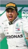  ?? | GETTY IMAGES ?? Hamilton termina como líder la primera mitad del año. La competenci­a se reanuda el 1 de septiembre en Bélgica.