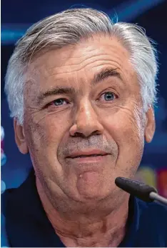  ?? Foto: Hoppe, dpa ?? Unruhige Zeiten wie die aktuellen in München hat Carlo Ancelotti in seiner Karriere schon häufig erlebt. Das ist nichts, was ihn aus der Ruhe bringt.