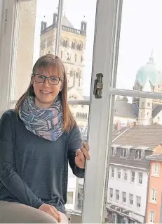  ?? NGZ-FOTO: LOTHAR BERNS ?? Dreieinhal­b Jahre arbeitete Rebecca Hartmann als Klimaschut­zmanagerin im bayrischen Landshut – nun ist sie in Neuss tätig.