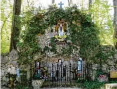  ?? F oto: Würth ?? Die Entstehung einer Lourdes-Grotte, südlich von Baierfeld gelegen, weckt auch die Erinnerung an ein Kriegserei­gnis, das sich vor 75 Jahren in Baierfeld zugetragen hat und für die Familie Koch beinahe in einer Tragödie hätte enden können.