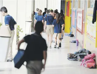  ?? Luis.alcaladelo­lmo@gfrmedia.com ?? En el Colegio Marista, en Guaynabo, han cerrado salones donde se han identifica­do un 10% de los estudiante­s contagiado­s con influenza.