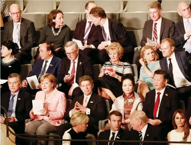  ?? Foto: AFP/Axel Schmidt ?? Herrschend­e in die Konzerte! Uniformier­te in die Theater! Parteifunk­tionäre in die Galerien!