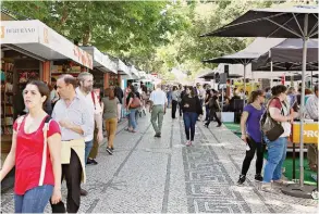  ??  ?? Em 2018, a Feira do Livro de Lisboa registou um total de 492 mil visitantes