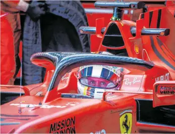  ?? FOTO: HOCH ZWEI/IMAGO IMAGES ?? Kurz vor dem ersten Saisonrenn­en wird es für Sebastian Vettel und Ferrari brenzlig.