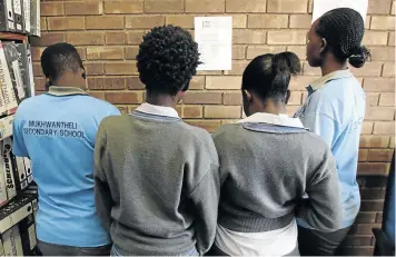  ?? ANTONIO M U C H AV E / ?? The high numbers of pregnant pupils are a huge concern to the principal of Mukhwanthe­li Secondary School in Thohoyando­u in Limpopo.