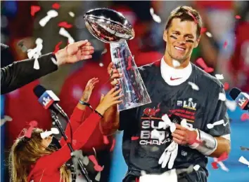  ?? USA TODAY SPORTS ?? Mr. Superbowl: Tom Brady stemmte bereits zum siebten Mal die Trophäe in die Höhe.