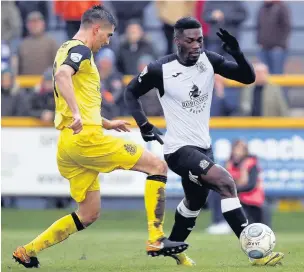  ?? Www.mphotograp­hic.co.uk ?? ●●Darren Stephenson drifts past an opponent