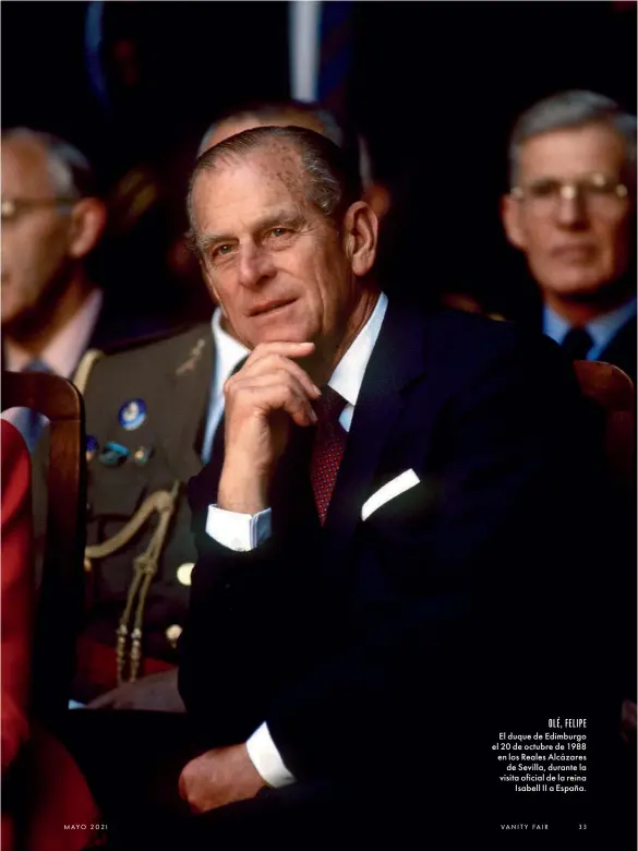  ?? ?? OLÉ, FELIPE El duque de Edimburgo el 20 de octubre de 1988 en los Reales Alcázares de Sevilla, durante la visita oficial de la reina Isabell II a España.