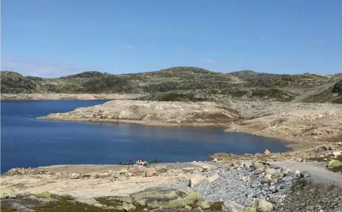  ?? FOTO: JOHS. BJØRKELI ?? Nivået i vannmagasi­nene er sjeldent lavt. Urar-magasinet i Bykle i Aust-agder var søndag 35 prosent fullt.